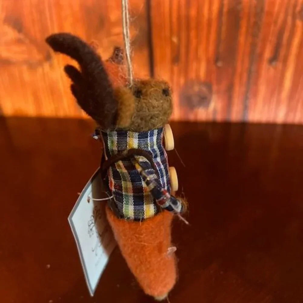 Felt Reindeer & Fox Ornaments With Plaid Outfits‎ & Button holding tools